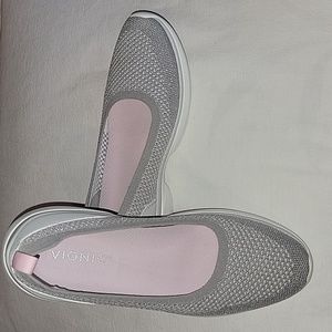 Vionic Kallie women's knit flats, size 7